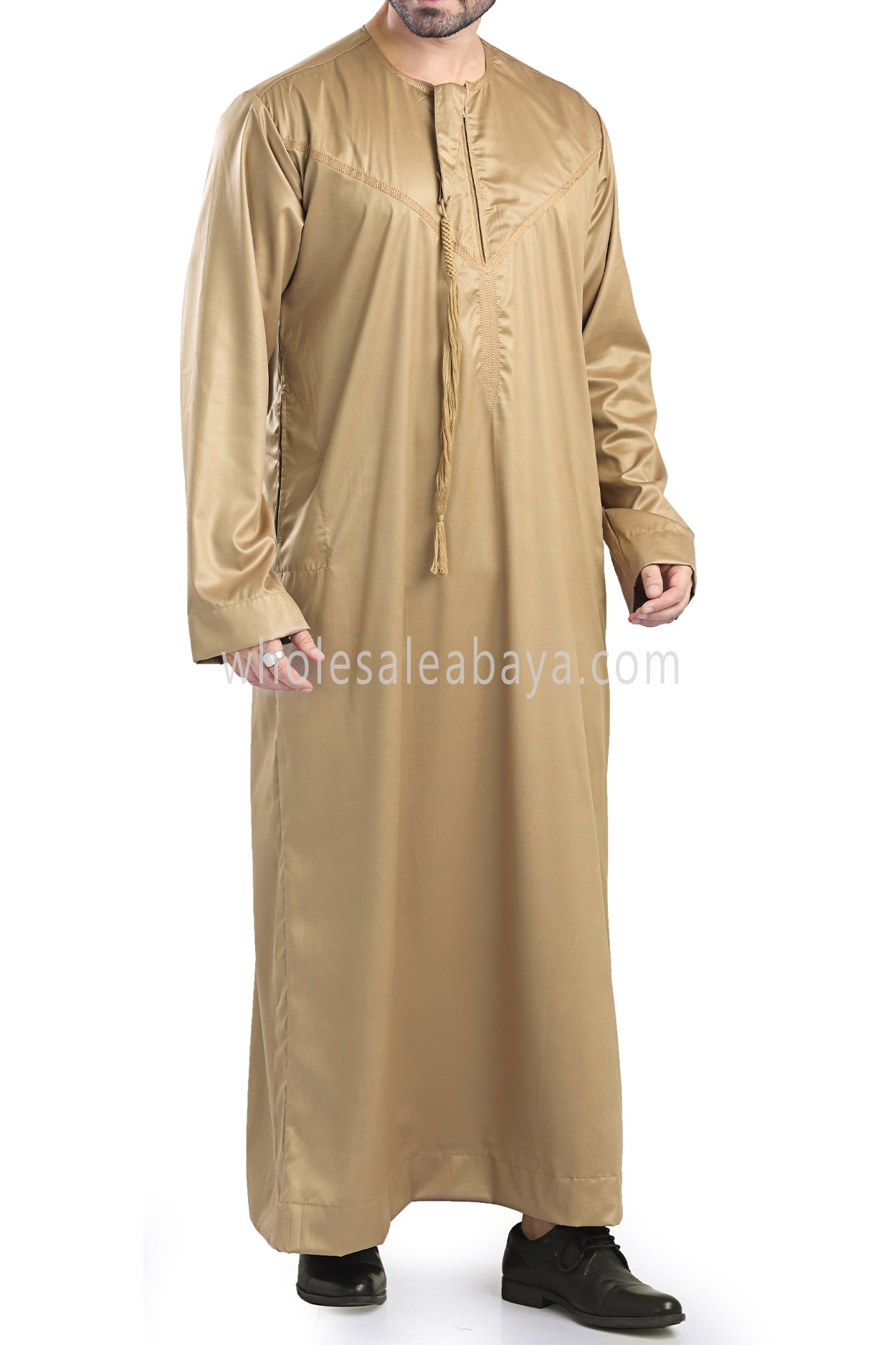 Men's Shiny Omani Thoube with Designer Tassel Gold