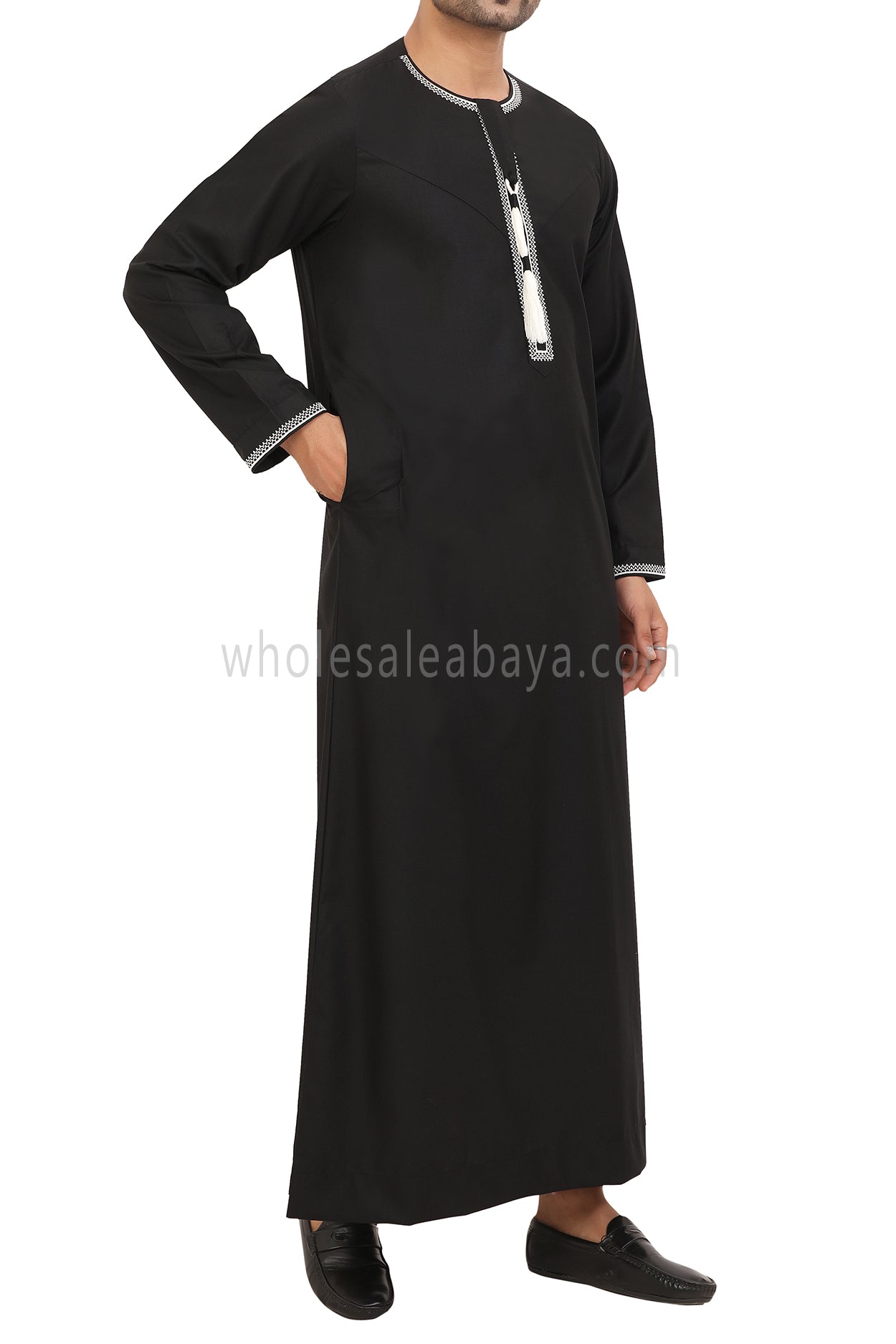 Men's Embroidered Omani Thoube With Tassel 90074 Black