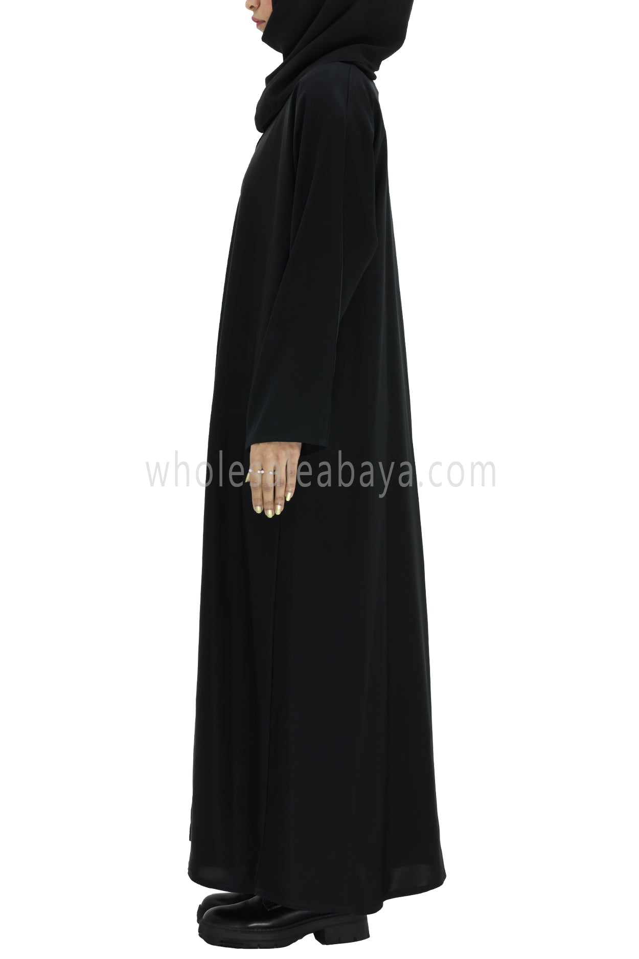 Plain Closed Abaya With A-Line Straight Cut Black Colour