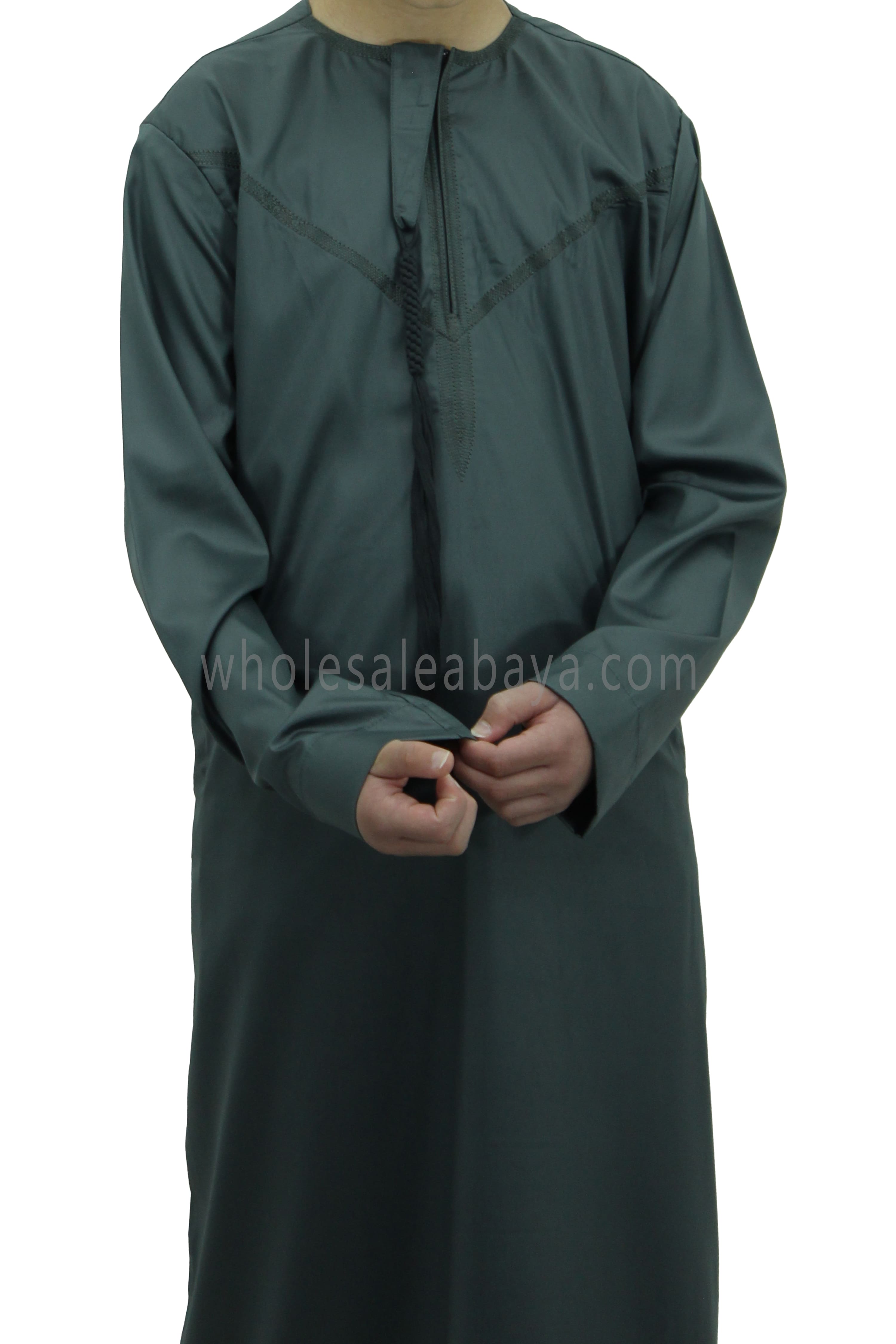 Boy's Traditional Emirati Style Thoube