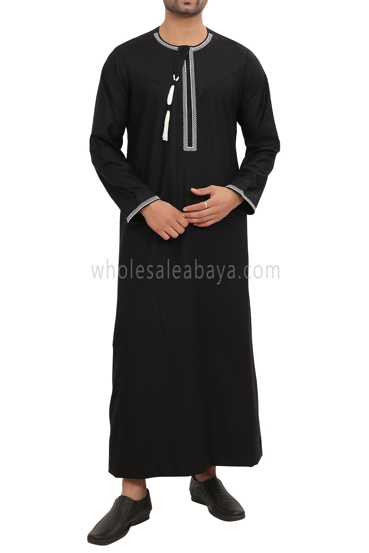 Men's Embroidered Omani Thoube With Tassel 90074 Black