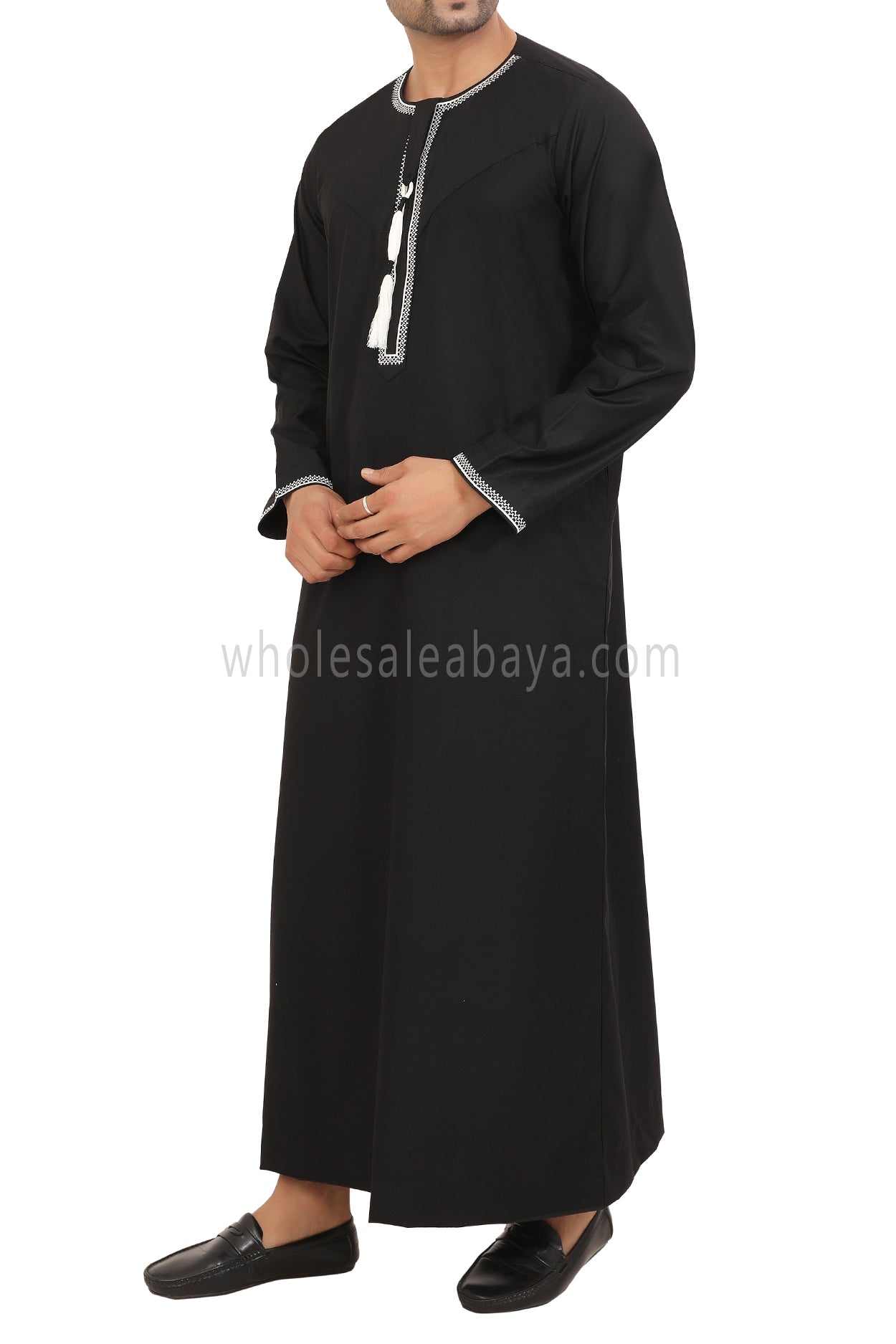 Men's Embroidered Omani Thoube With Tassel 90074 Black
