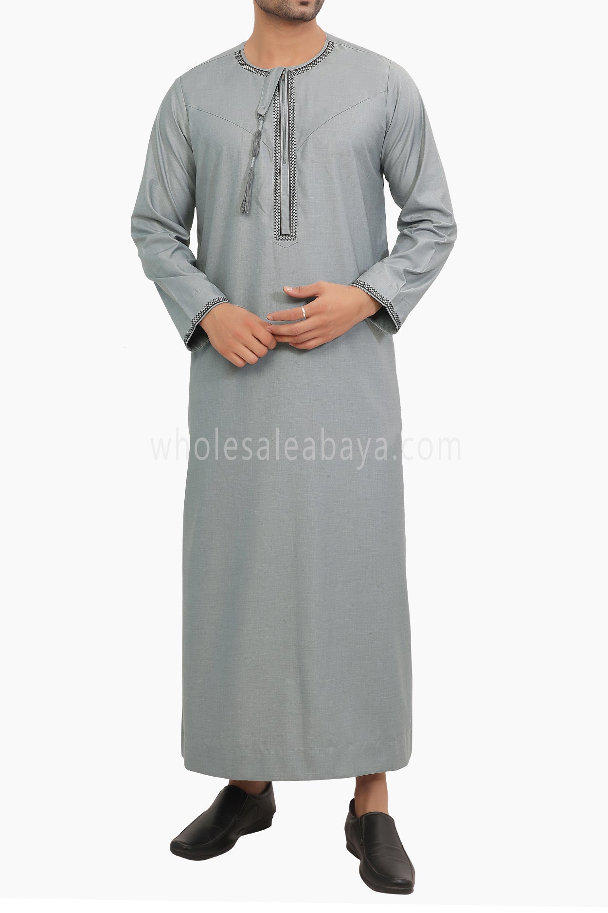 Men's Embroidered Omani Thoube With Tassel 90074 Light Grey