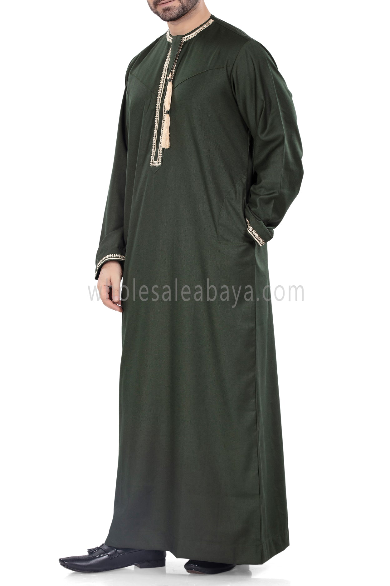 Men's Omani Thoube with Embroidery and Designer Tassel Forest