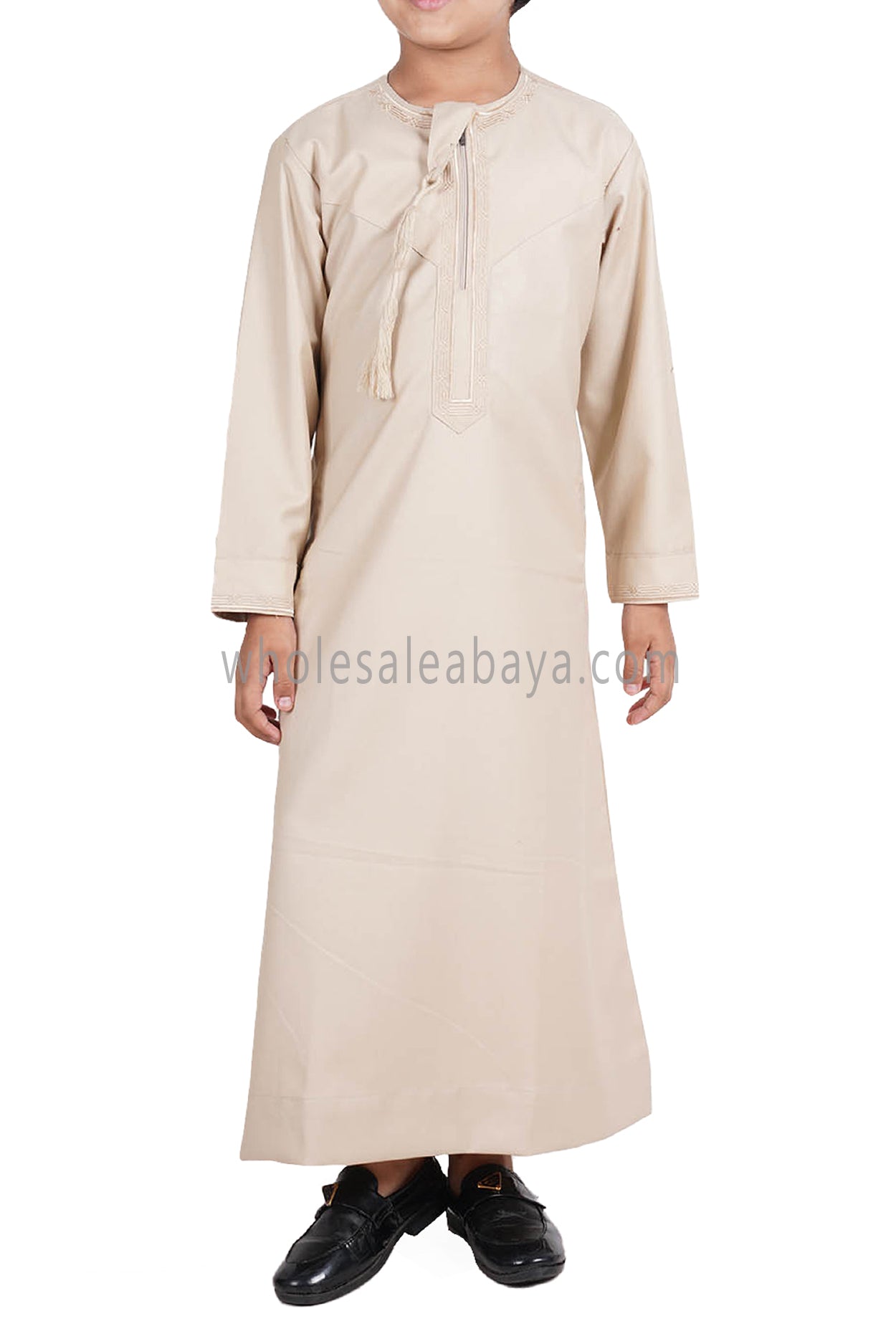 Boy's Omani Thoube With Designer Embroidery and Tassel