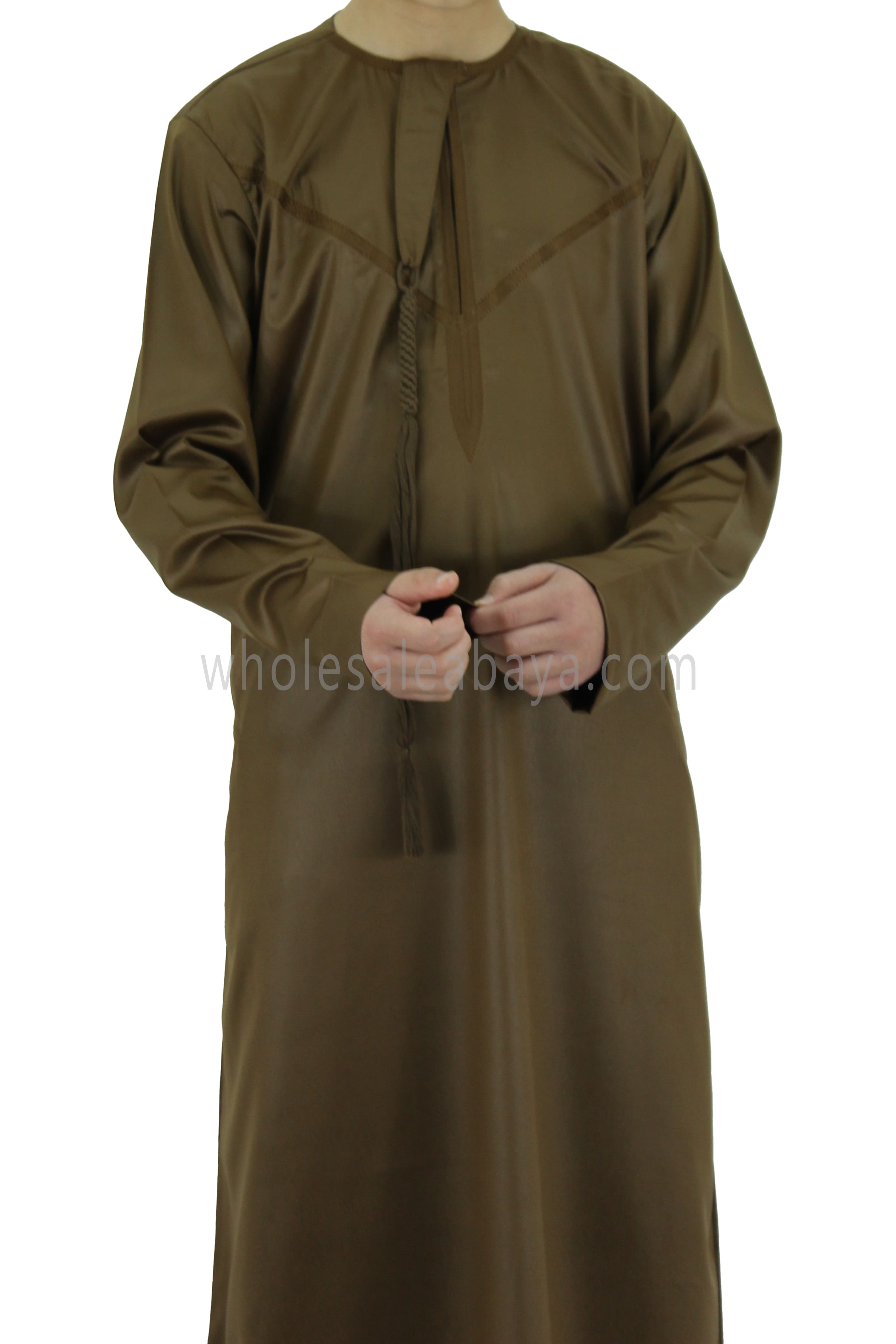 Boy's Traditional Emirati Style Thoube