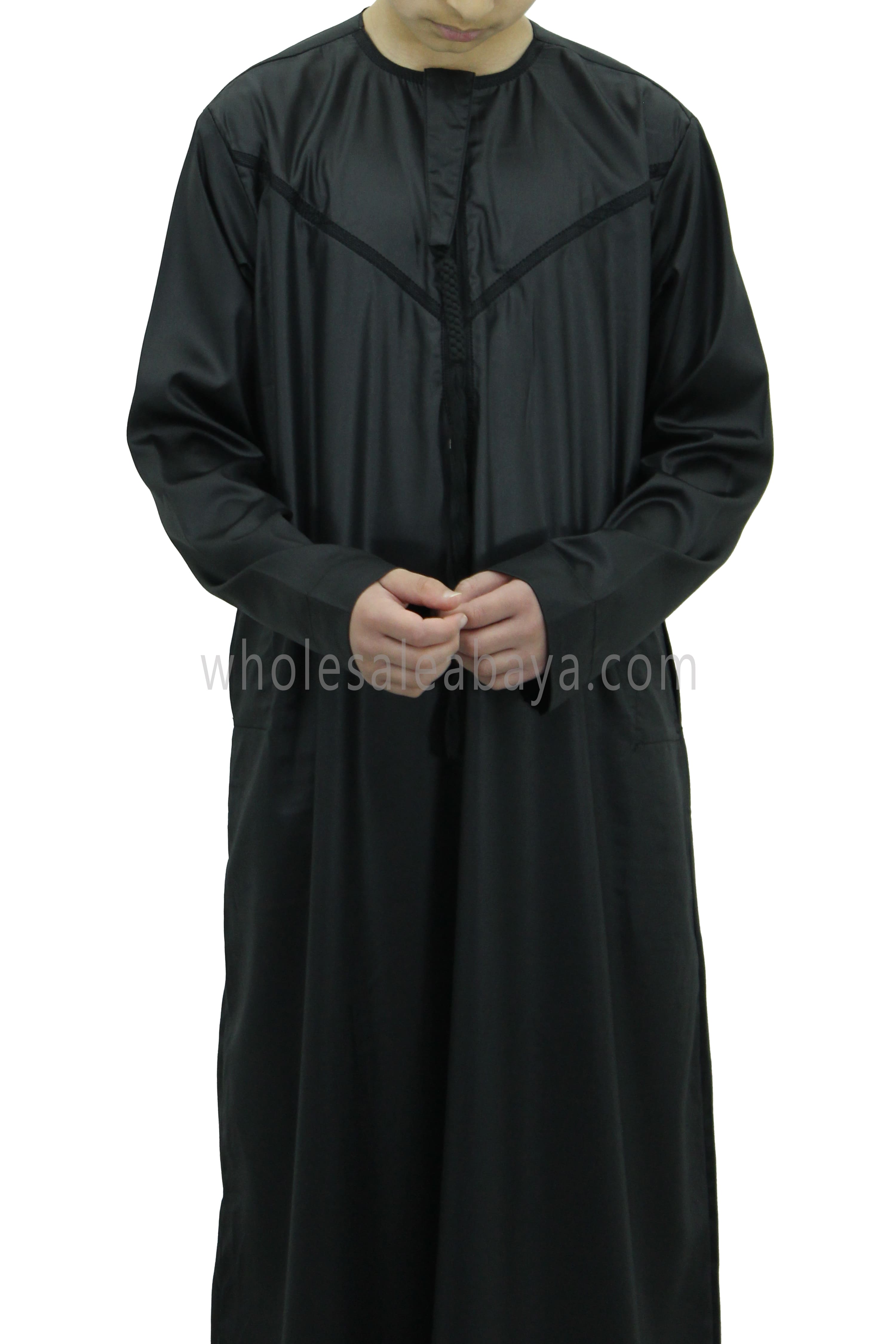 Boy's Traditional Emirati Style Thoube