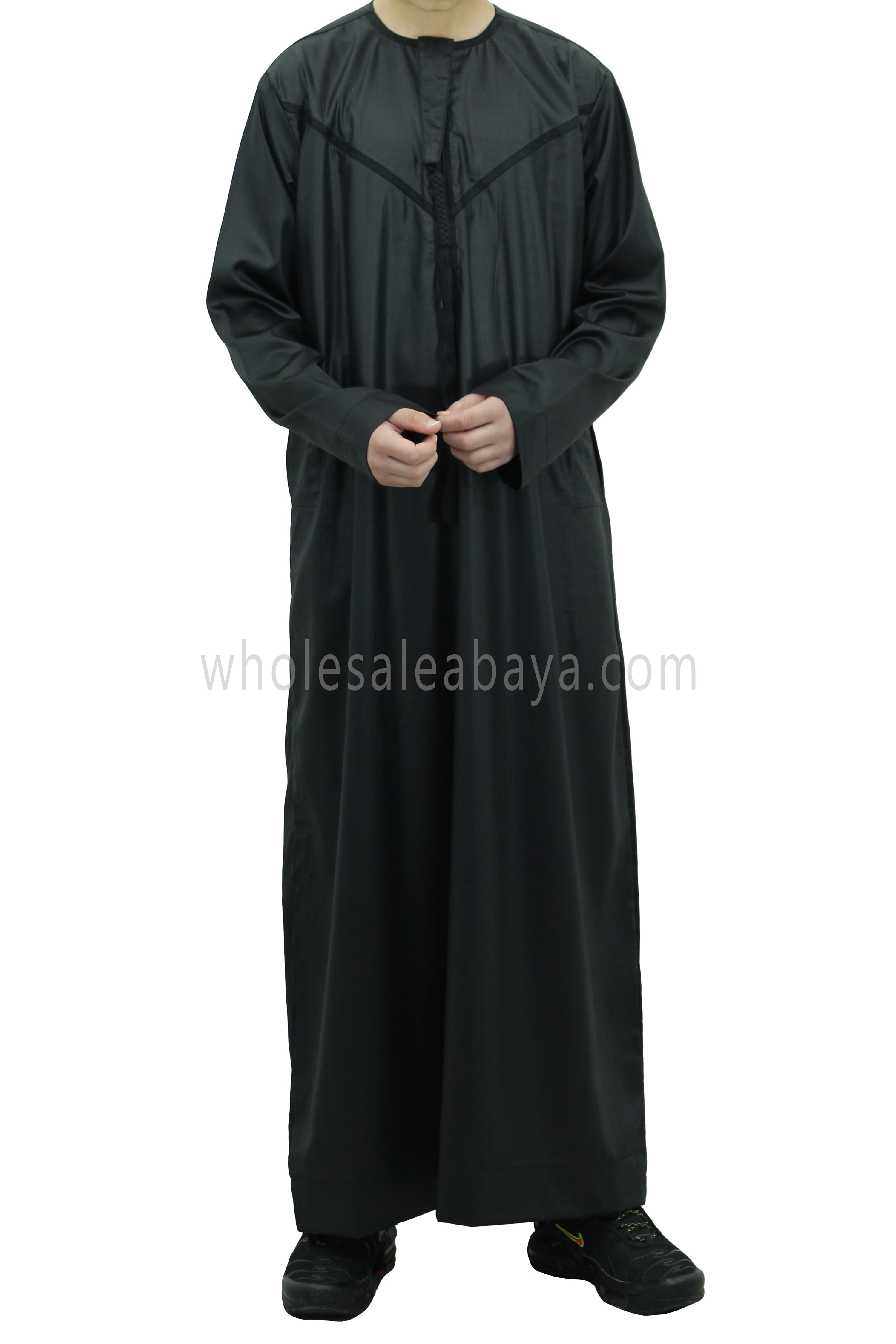 Boy's Traditional Emirati Style Thoube