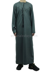 Boy's Traditional Emirati Style Thoube