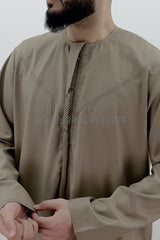 Men's Traditional Emirati Style Thoube 90008 ER TR B2